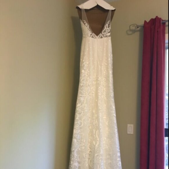 Elegant Tara Lauren Wedding Dress - Picture 6 of 13